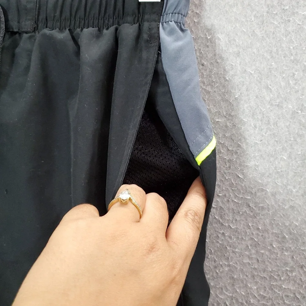 Nike Men Swimwear Large Black Trunks Logo Outdoor Beach Surf Pockets‎